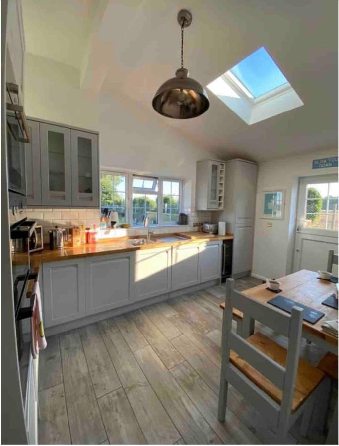 Near Woodbridge The Annexe Eyke Fantastic Views With Dog Secure Garden And Paddock Villa Exterior photo